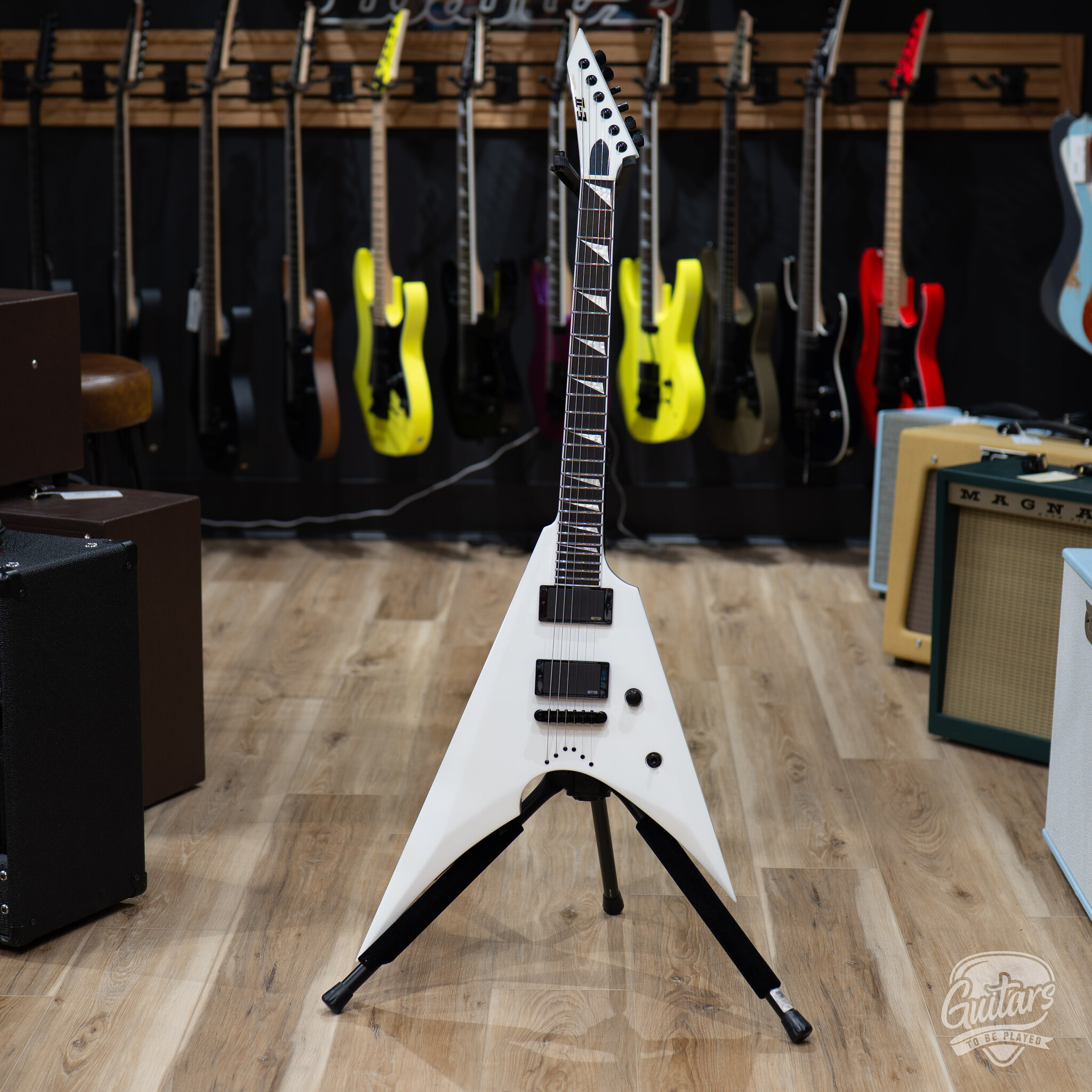 ESP E-II Arrow NT EMG Electric Guitar w/ Case – Snow White (B