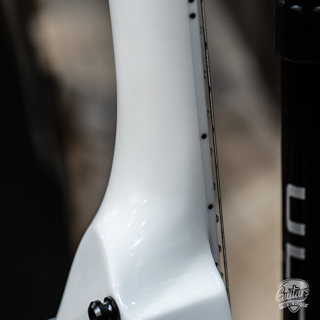 ESP E-II Arrow NT EMG Electric Guitar w/ Case – Snow White (B-stock)