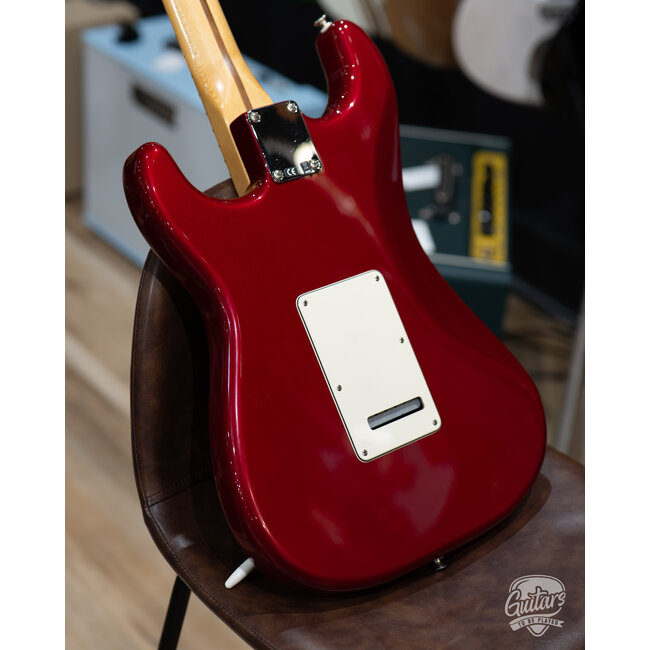 2009 Fender MIM HSS Standard Strat w/ Case - Candy Apple Red