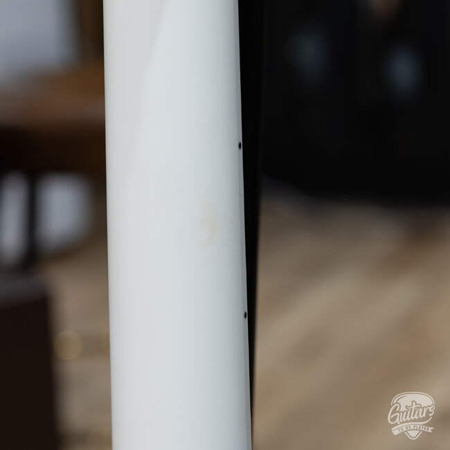 ESP E-II Arrow NT EMG Electric Guitar w/ Case – Snow White (B-stock)