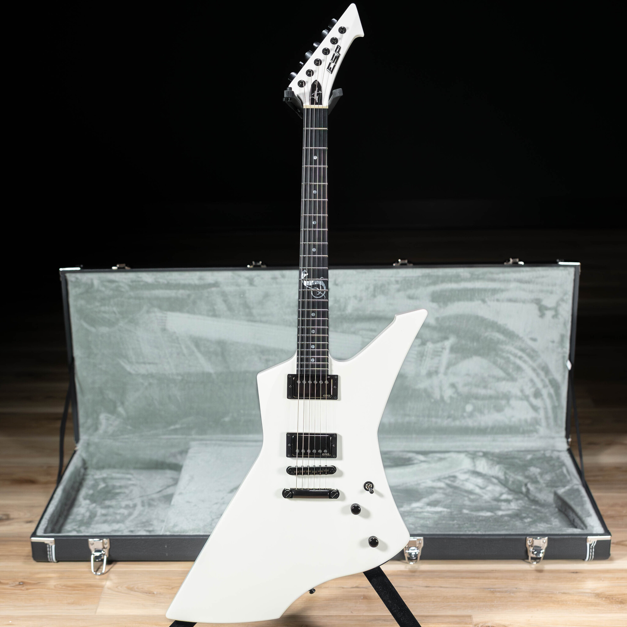 esp-guitars-esp-snakebyte-