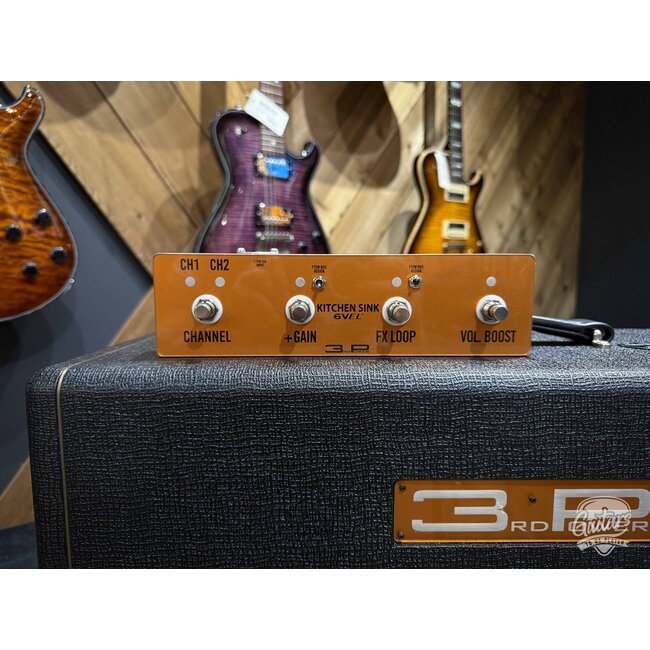 3rd Power Kitchen Sink 6VEL 40W Amp Head & 212 Cab – Black & Gold