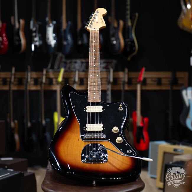 2022 Fender Player Jazzmaster HH w/ Gigbag – 3-Color Sunburst