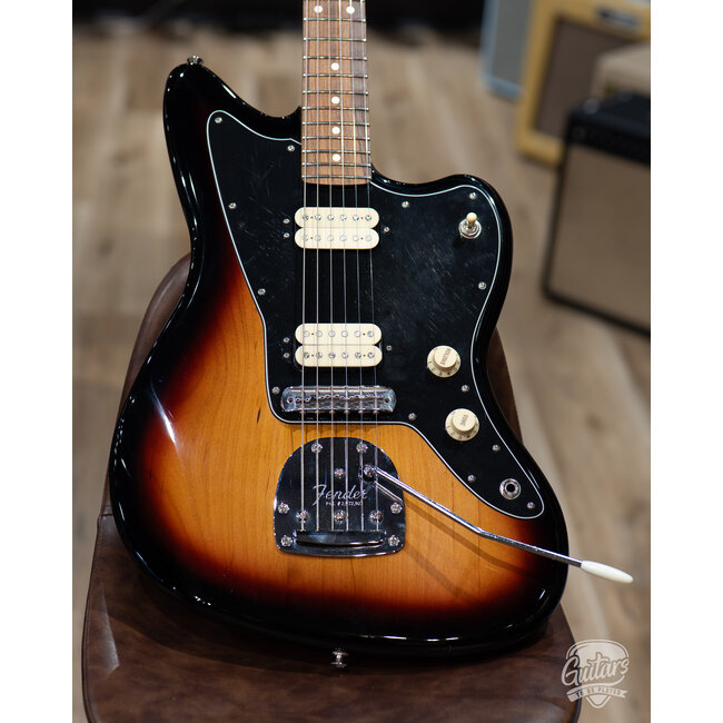 2022 Fender Player Jazzmaster HH w/ Gigbag – 3-Color Sunburst