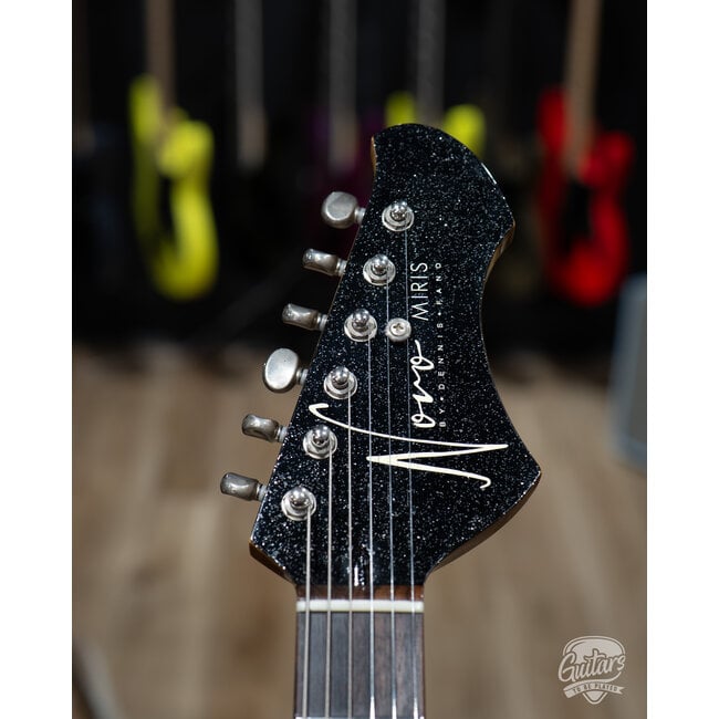 Novo Custom Miris J Semi-Hollow w/ Fralin Hum-Cancelling P-90s – Starry Night