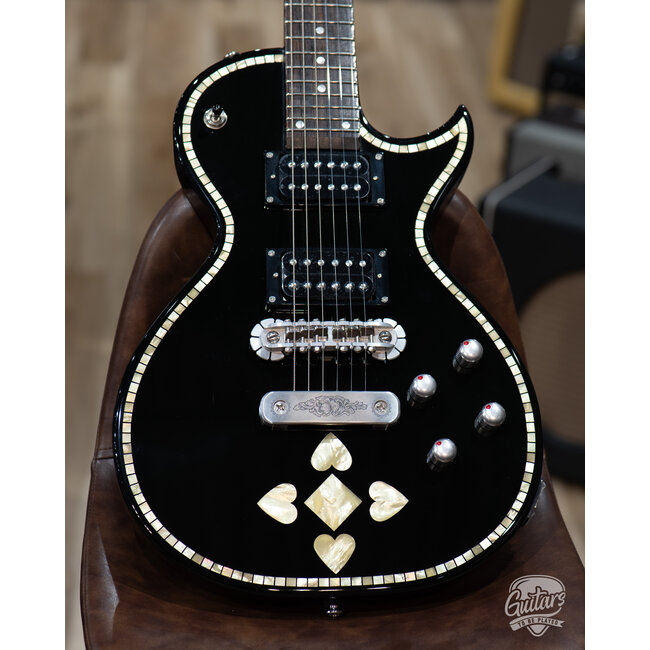 Zemaitis C24SU Superior Casimere Guitar w/ Gigbag – Black Pearl Heart