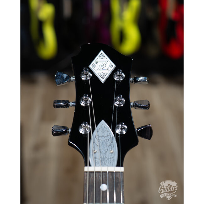 Zemaitis C24SU Superior Casimere Guitar w/ Gigbag – Black Pearl Heart