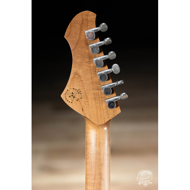 Novo Custom Miris J Semi-Hollow w/ Fralin Hum-Cancelling P-90s – Starry Night