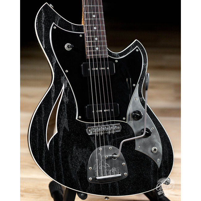 Novo Custom Miris J Semi-Hollow w/ Fralin Hum-Cancelling P-90s – Starry Night