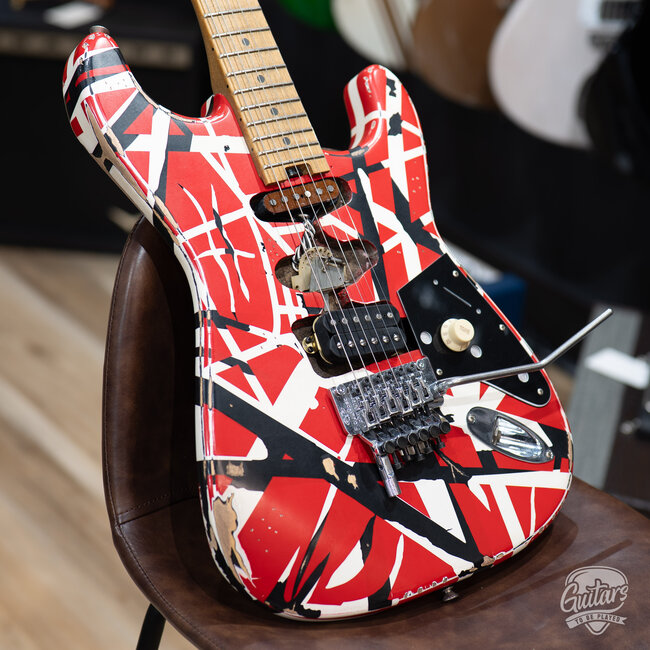 EVH® Striped Series Frankenstein "Frankie" w/ Gigbag– Red with Black Stripes Relic