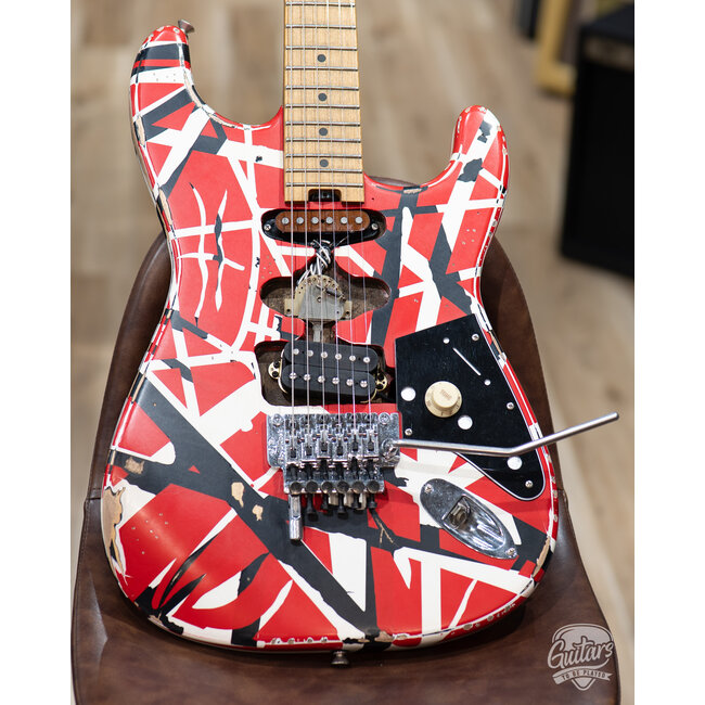 EVH® Striped Series Frankenstein "Frankie" w/ Gigbag– Red with Black Stripes Relic