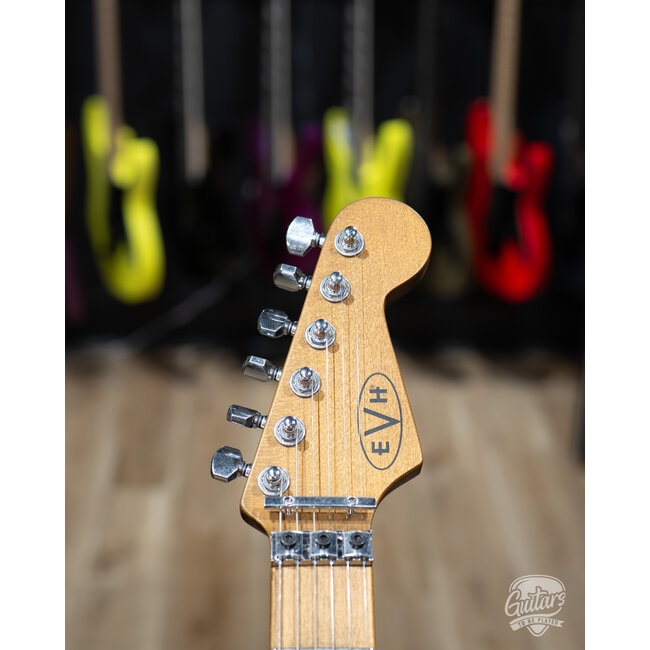 EVH® Striped Series Frankenstein "Frankie" w/ Gigbag– Red with Black Stripes Relic