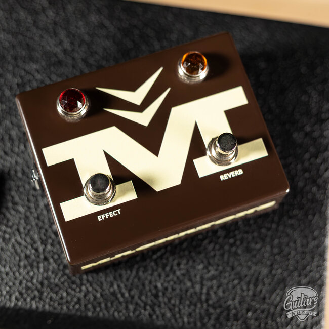 Magnatone Panoramic Stereo 12+12W Vibrato 2x10” Combo Amp – Black w/ Black Grill