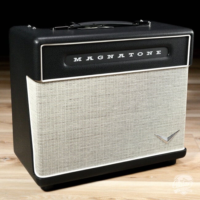 Magnatone Baby M-80 12-Watt Tube 1x10" Combo Amp w/ Cover