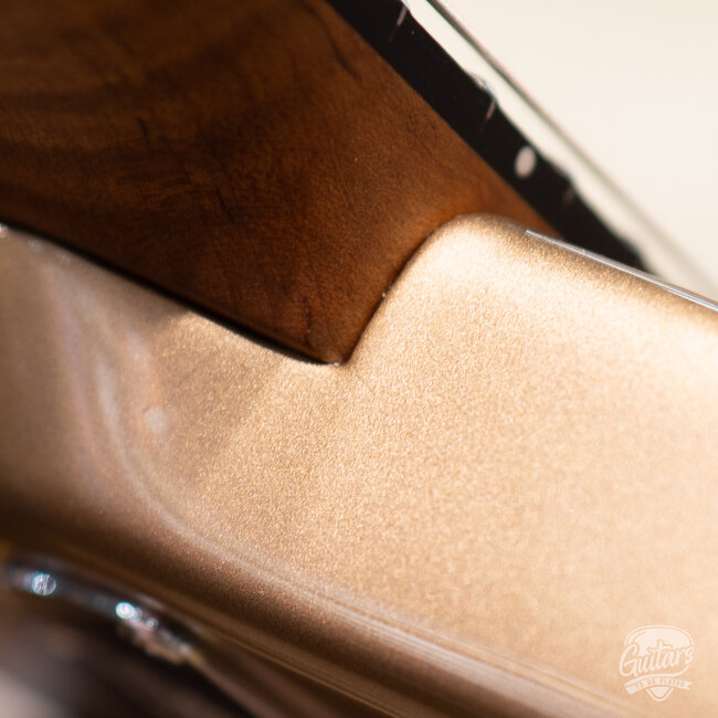 2021 Ernie Ball Music Man St. Vincent Goldie w/ Case – Cashmere