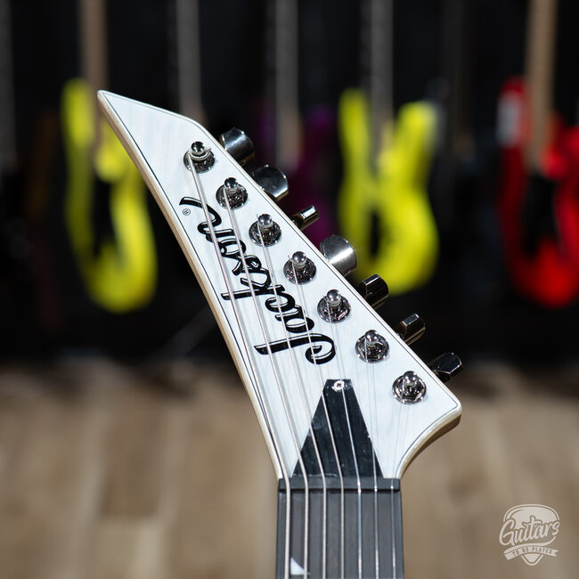 Used Jackson SL7A 7 String Hard Tail w/ Gigbag– Unicorn White