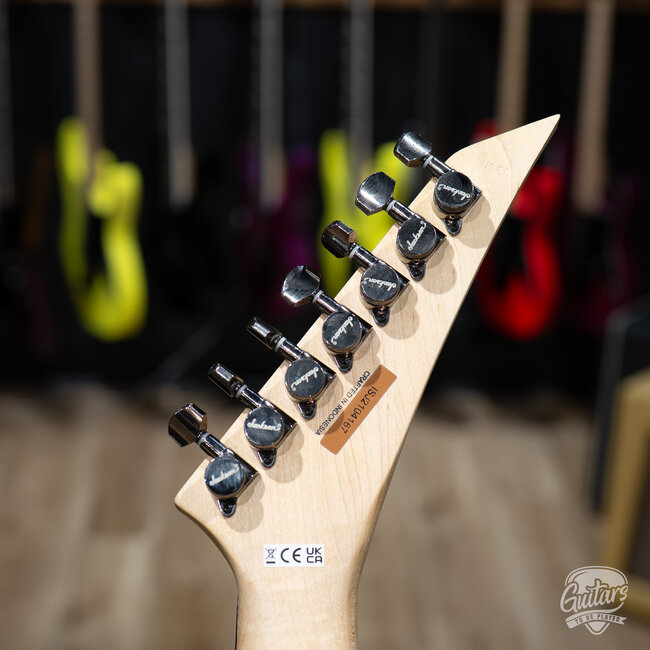 Used Jackson SL7A 7 String Hard Tail w/ Gigbag– Unicorn White