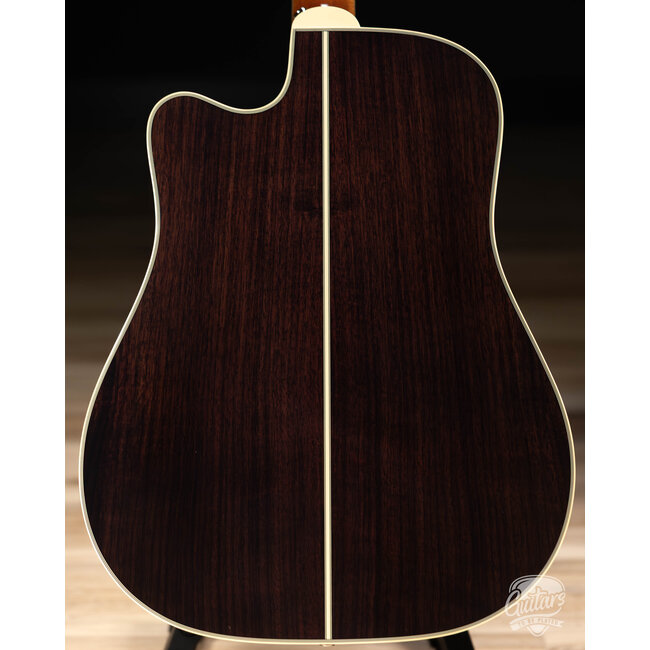 Takamine EF400SC TT 12-String Dreadnought Cutaway Guitar w/ Case – Natural