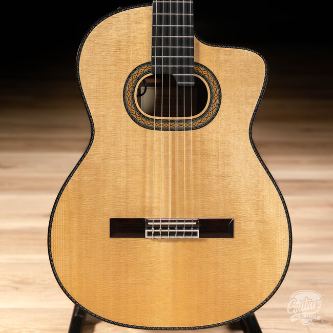 Takamine DH90 / TH90 Hirade Classical Cutaway Nylon String Guitar w/ Case