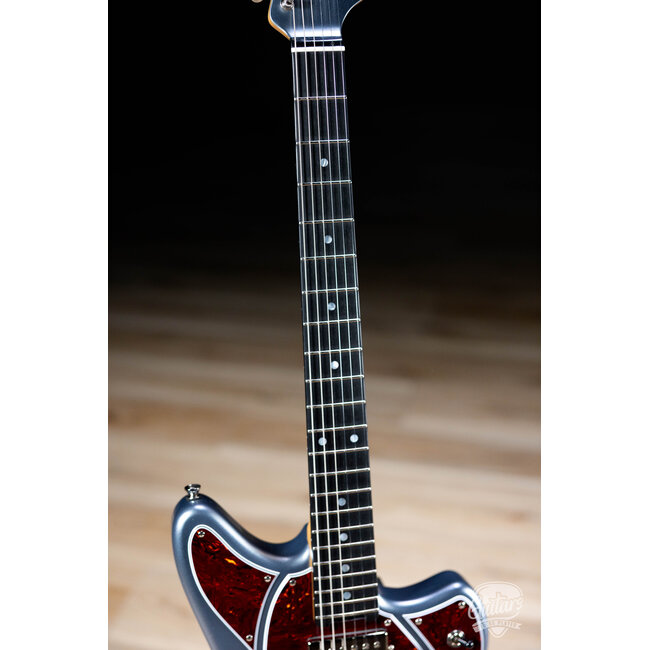 Veritas Riverton Bigsby Guitar w/ Ebony Fretboard & Bearcats – Gray