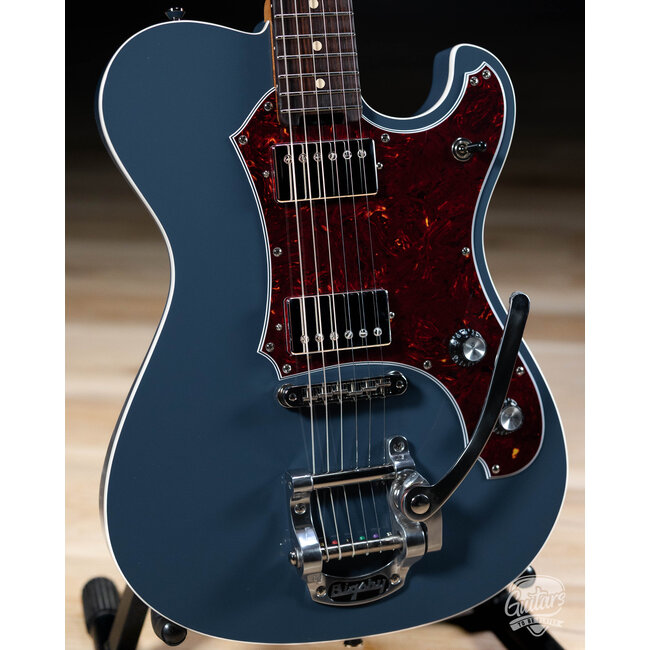 Veritas Portlander Bigsby w/ BearCats, Roasted Maple & RW Neck – Land Rover Blue