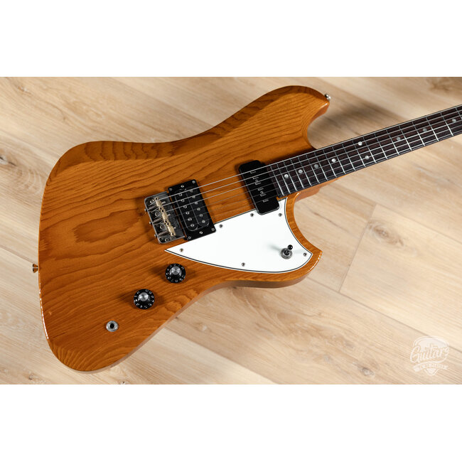 Novo Custom Voltur V2 Staple P-90/Humbucker Guitar – Amber