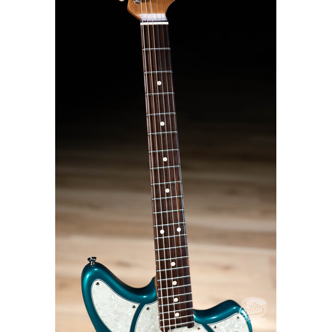 Veritas Riverton Bigsby Guitar w/ P-90s, Roasted Maple & RW Neck – Ocean Turquoise