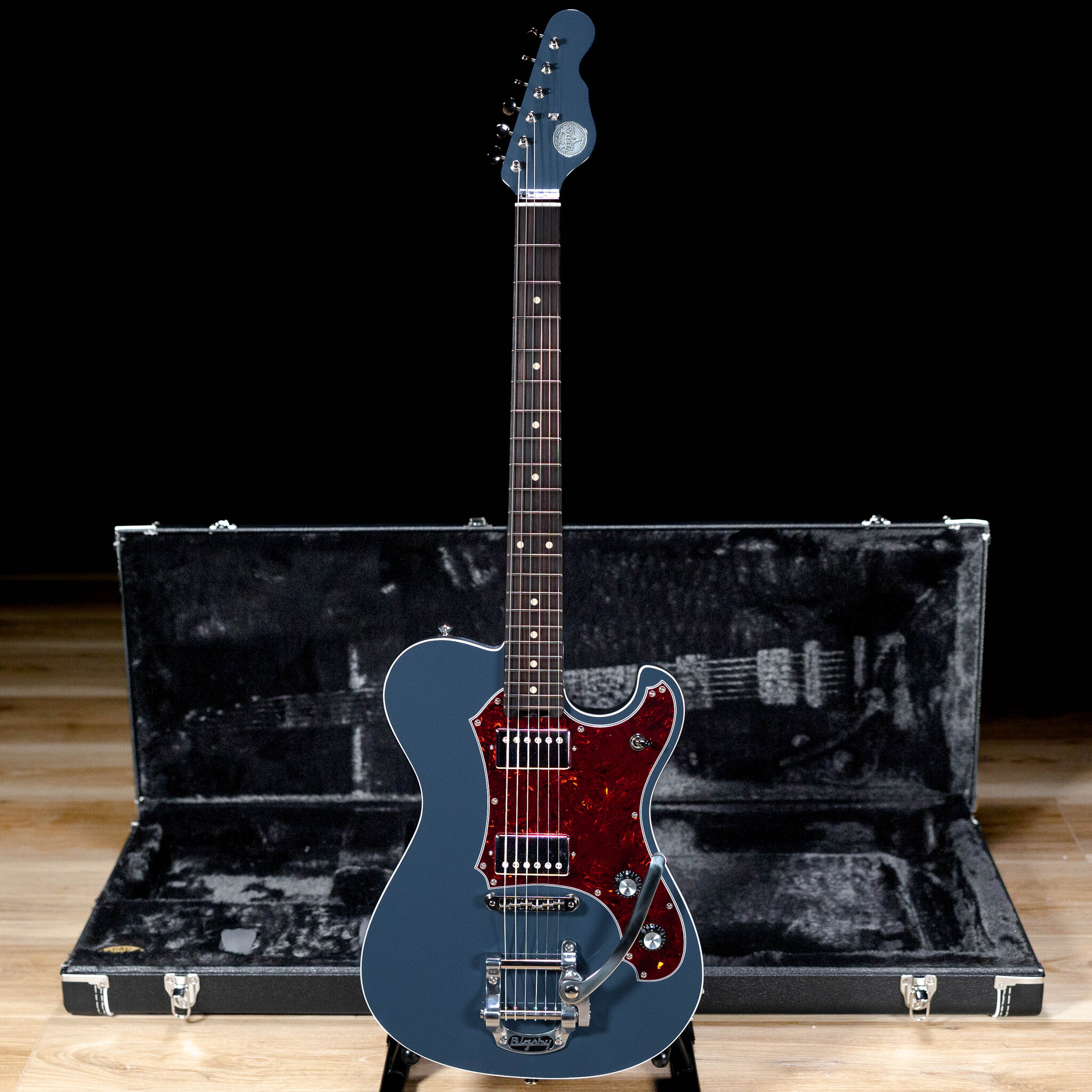 Veritas Portlander Bigsby w/ BearCats – Land Rover Blue - Guitars