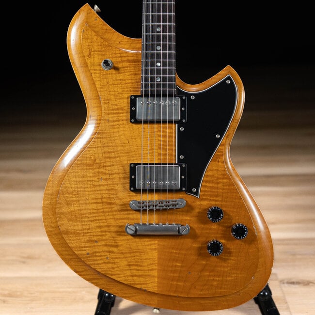 Novo Dealer Limited Chambered Serus H2 Guitar – Amber