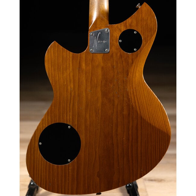 Novo Dealer Limited Chambered Serus H2 Guitar – Amber