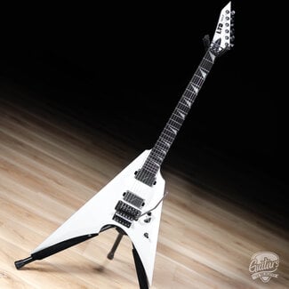 ESP LTD ESP LTD Arrow-1000 Fishman Fluence Floyd Rose Guitar – Pearl White