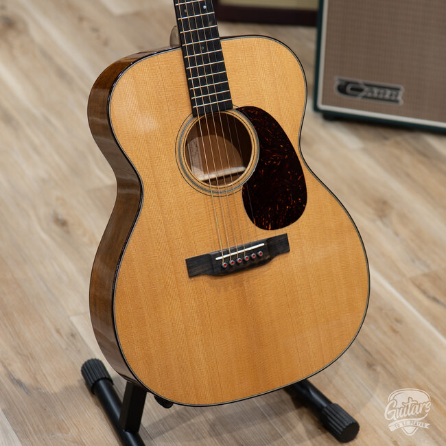 2023 Martin 000-18 Modern Deluxe Acoustic Guitar w/ Case – Natural