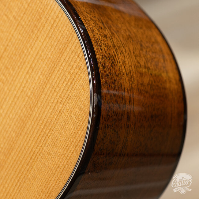 2023 Martin 000-18 Modern Deluxe Acoustic Guitar w/ Case – Natural