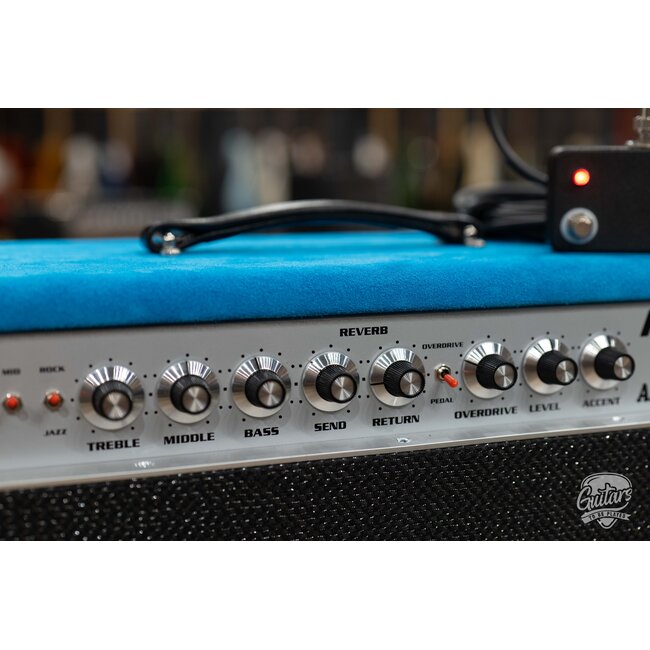 Amplified Nation Phoenix Fury 50W Head w/ '80s Skyliner Pre – Turquoise Suede