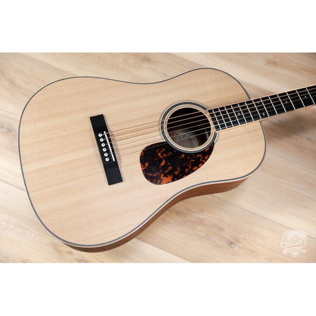 Larrivee BT-40E MH Spruce/Mahogany Acoustic/Electric Baritone Guitar w/ Case