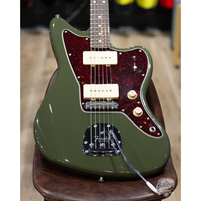 2021 Fender Player Jazzmaster CME Exclusive w/ Case – Olive Drab
