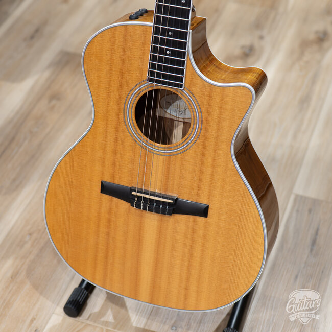 2015 Taylor 414ce-N Acoustic/Electric Nylon String Guitar w/ Case