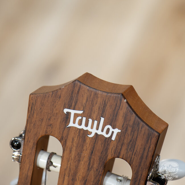 2015 Taylor 414ce-N Acoustic/Electric Nylon String Guitar w/ Case