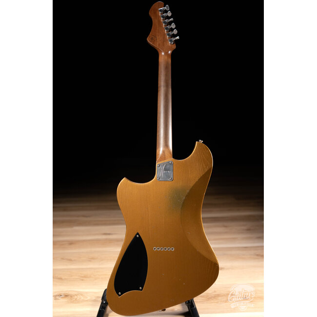 Novo Custom Voltur V2 Staple P-90/Humbucker Guitar – Gold Top Gold