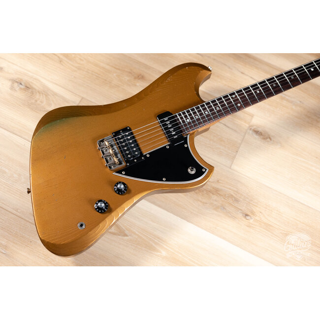 Novo Custom Voltur V2 Staple P-90/Humbucker Guitar – Gold Top Gold