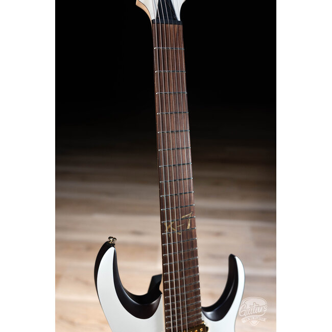 Ibanez K7YANG Head Korn Signature 7-String Guitar w/Bag – Matte White