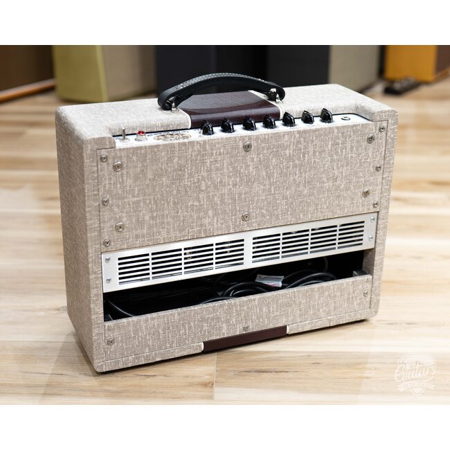 Carr Amps Super Bee 10W 1x10” Combo – Fawn Slub/Wine