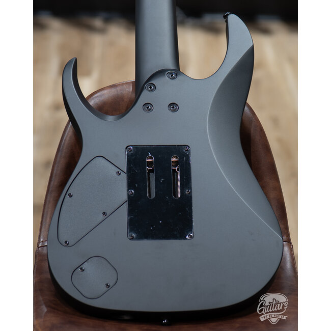 Ibanez K7YIN Munky Korn Signature 7-String Guitar w/Bag – Matte Black (Demo)