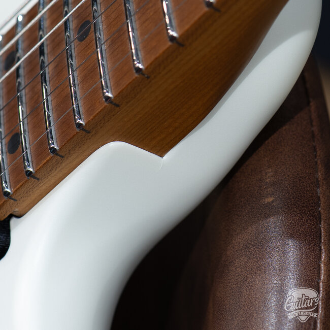 Ibanez AZ2402 Prestige HH Roasted Maple Neck w/ Case –Pearl White Flat (B-stock)