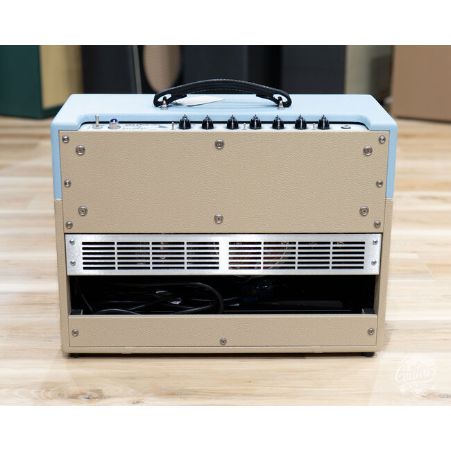 Carr Amps Skylark Special 12W 1x12” Combo – Sonic Blue/Cream
