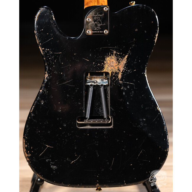 Shabat Lion JD VT Mahogany 24.75" Scale Guitar w/ VegaTrem – Black over Gold