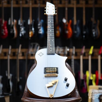 Used Used: Scott Walker Solace Short Scale Guitar w/ Mono Bag – Pastel Blue