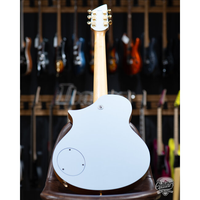 Used: Scott Walker Solace Short Scale Guitar w/ Mono Bag – Pastel Blue