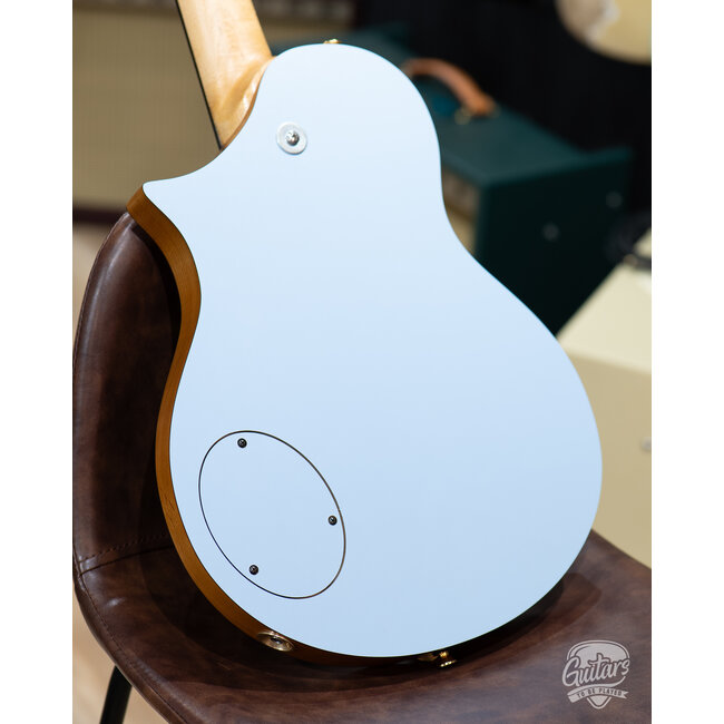 Used: Scott Walker Solace Short Scale Guitar w/ Mono Bag – Pastel Blue