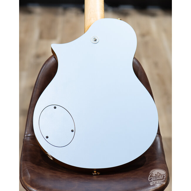 Used: Scott Walker Solace Short Scale Guitar w/ Mono Bag – Pastel Blue